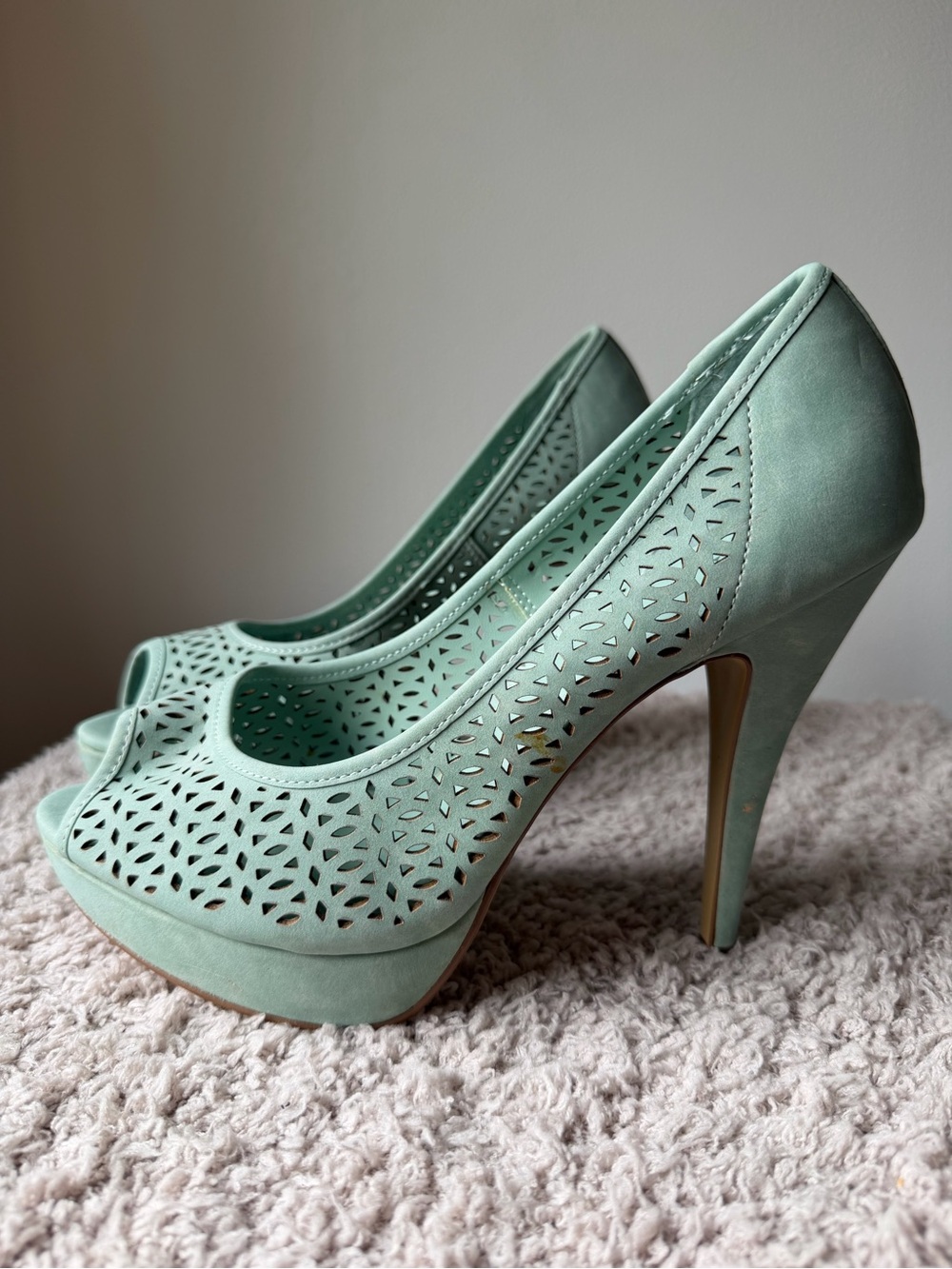 Apt. 9 Mint Green Laser-Cut Peep-Toe Heels